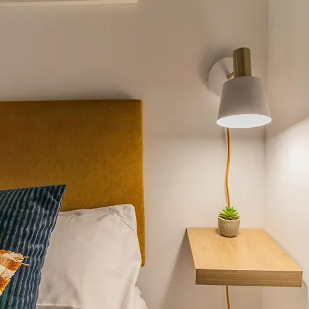 Modern Comfort In The Heart Of شقة